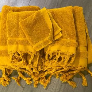 Anthropologie Fringe towel set